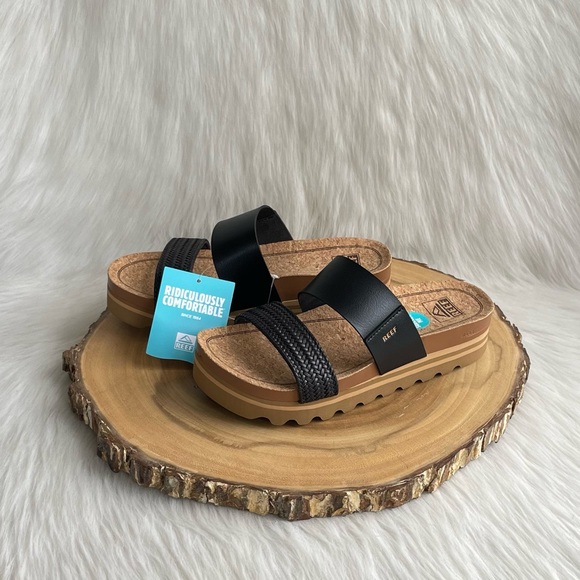 NWT Reef Cushion Vista Hi black sandals - Picture 4 of 16